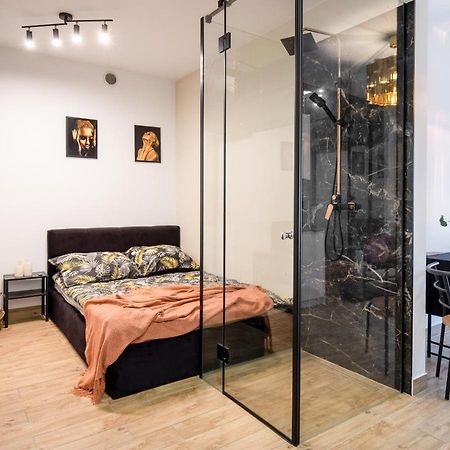 Wyjatkowy Apartament Z Prysznicem Posrodku Na Wyjatkowe Wieczory - Dostep Na Kod, Parking Łódź Eksteriør bilde